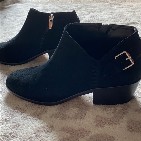 NWOT Vince Camuto Parveen Suede Booties w/ Buckle - Picture 5 of 10